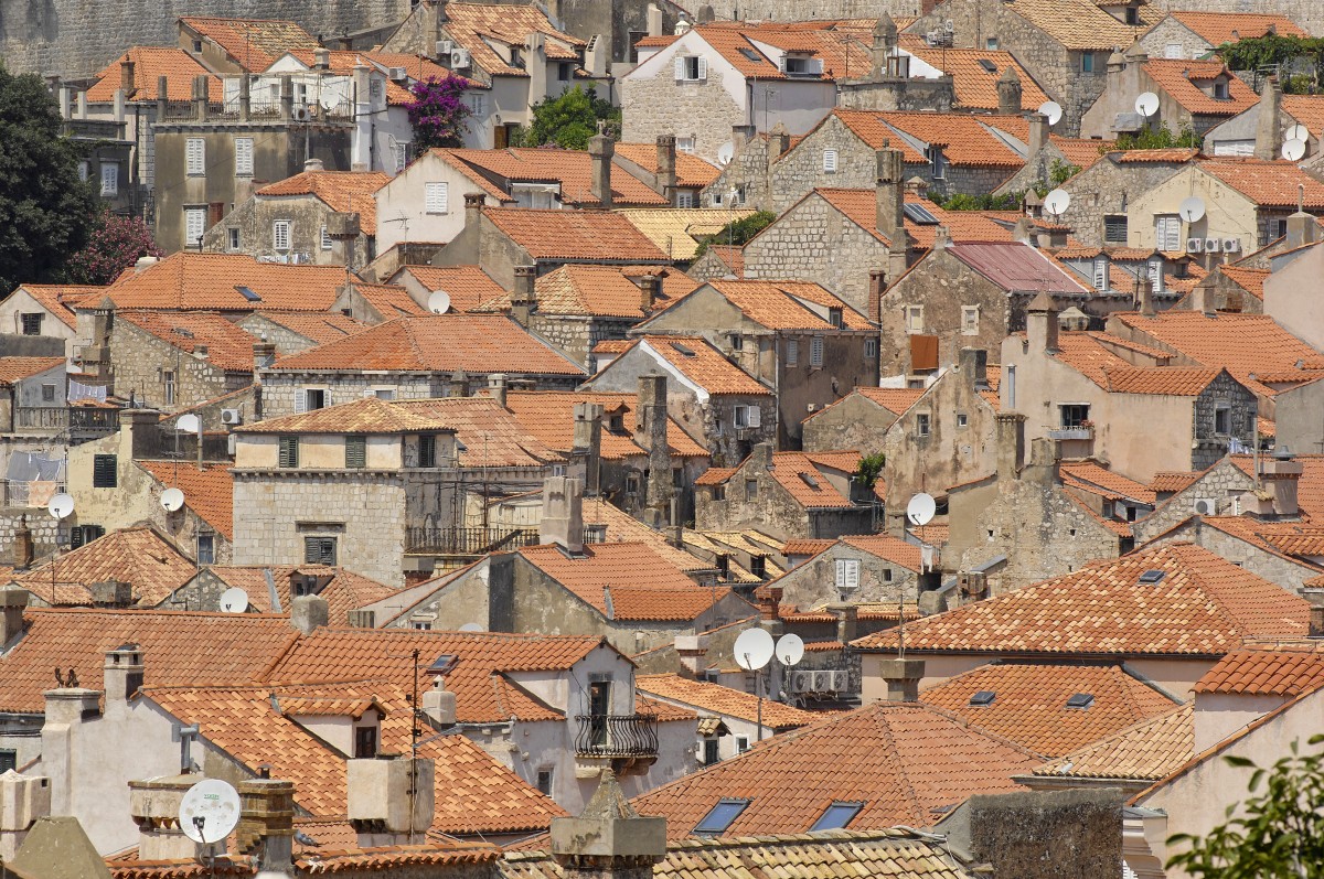 Blick auf die Ziegeldcher von Dubrovnik. Aufnahme: Juli 2009.