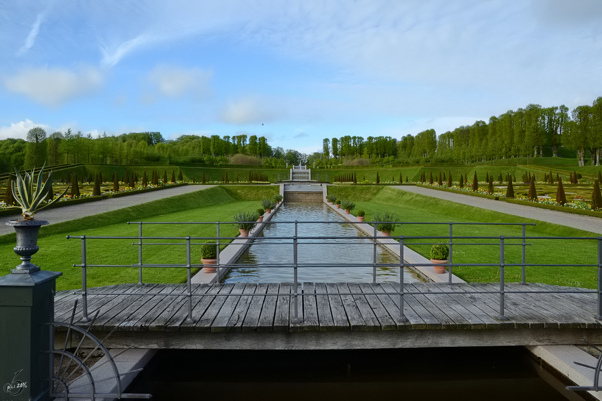 Blick in den Barockgarten des Wasserschlosses Frederiksborg. (Hillerd, Mai 2012)