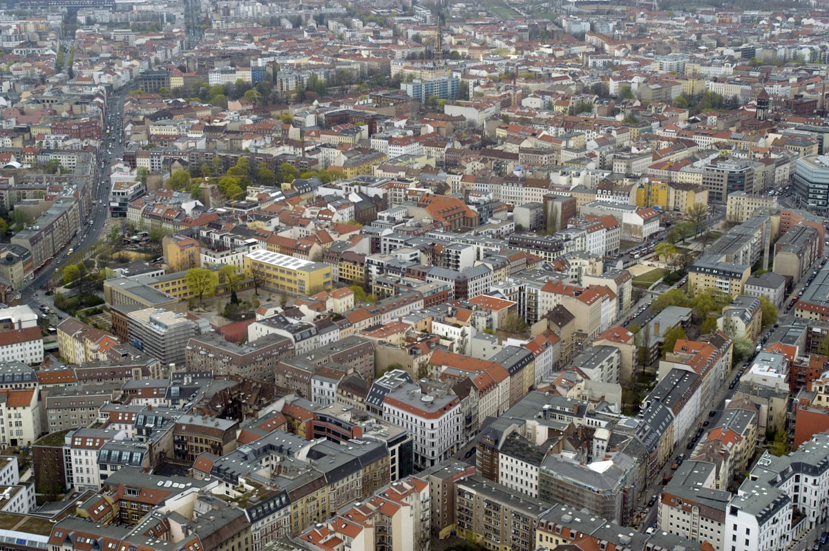 Blick vom Berliner Fernsehturm in nordstlicher Richtung. Aufnahme: April 2007.