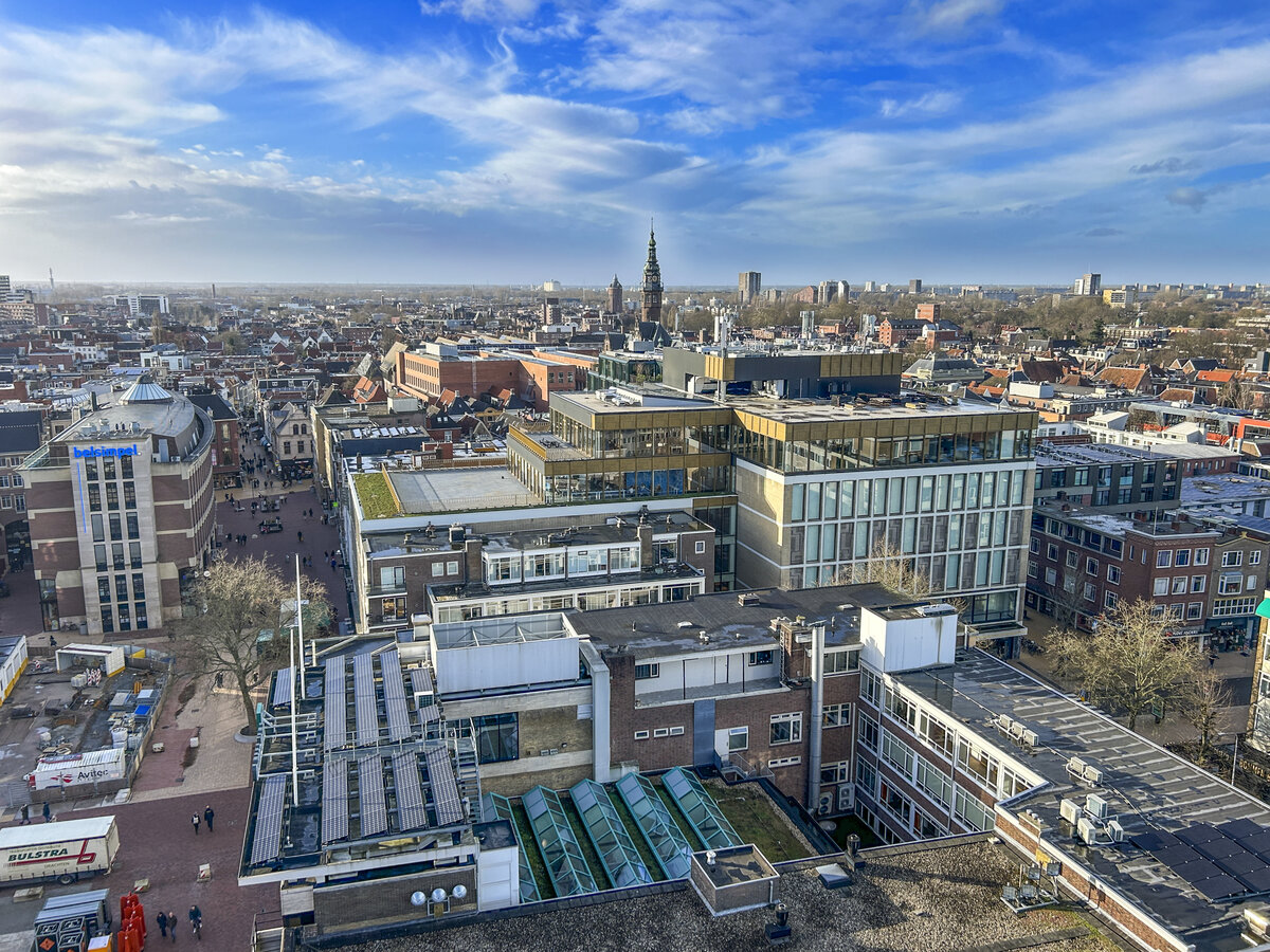 Blick von den Martinitoren ber das Zentrum von Groningen in westlicher Richtung. Aufnahme: 29. Dezember 2023.