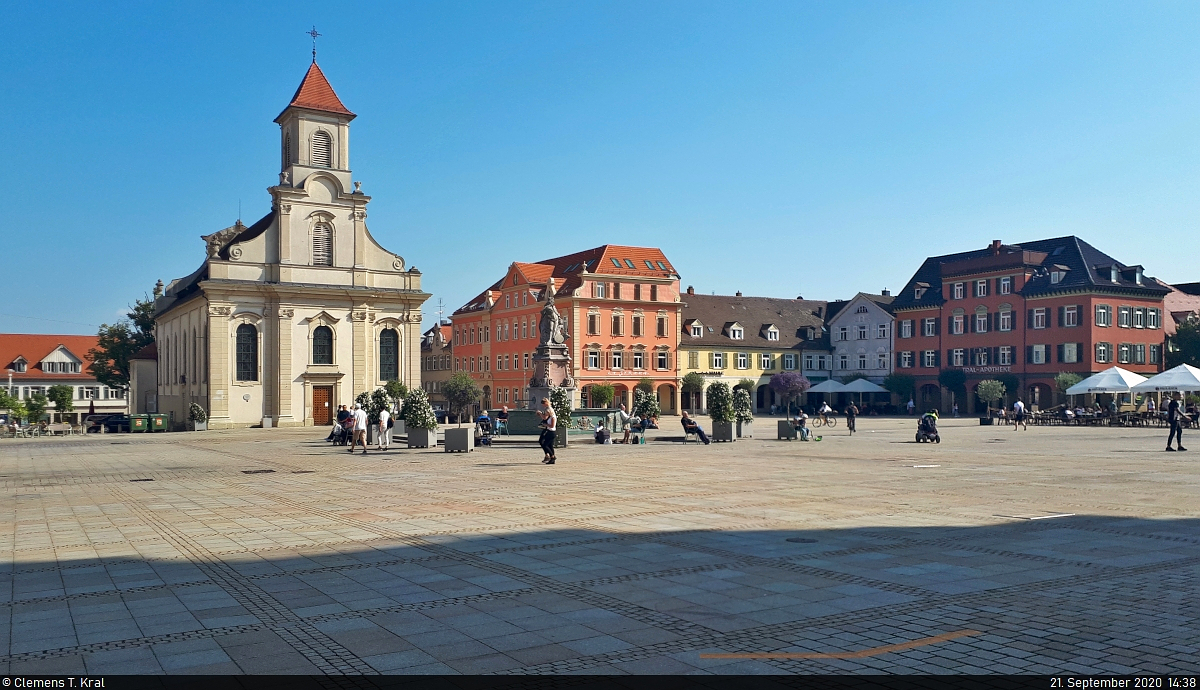 Blick von Nordwesten auf den Marktplatz der Stadt Ludwigsburg mit dem Marktbrunnen und der Katholischen Kirche Zur Heiligsten Dreieinigkeit.

🕓 21.9.2020 | 14:38 Uhr