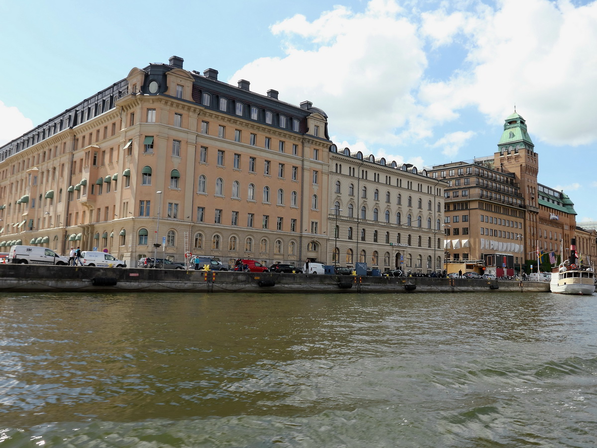 Blick vom Schiff in Richtung Blasieholmen, eine Halbinsel auf Sdermalm in Zentrum von Stockholm am 20. Juni 2016