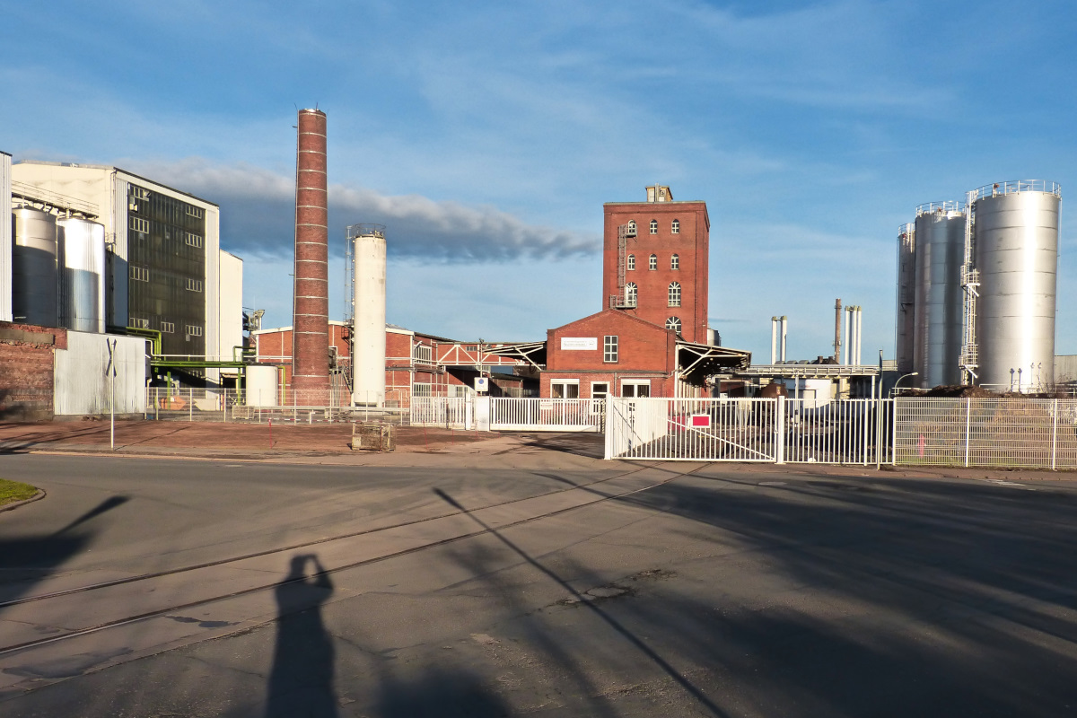 Blick von der Strae aus auf das Betriebsgelnde von Nordbrand Nordhausen am 26.12.2015. Zur Herstellung von Industriealkohol und alkoholischen Getrnken.