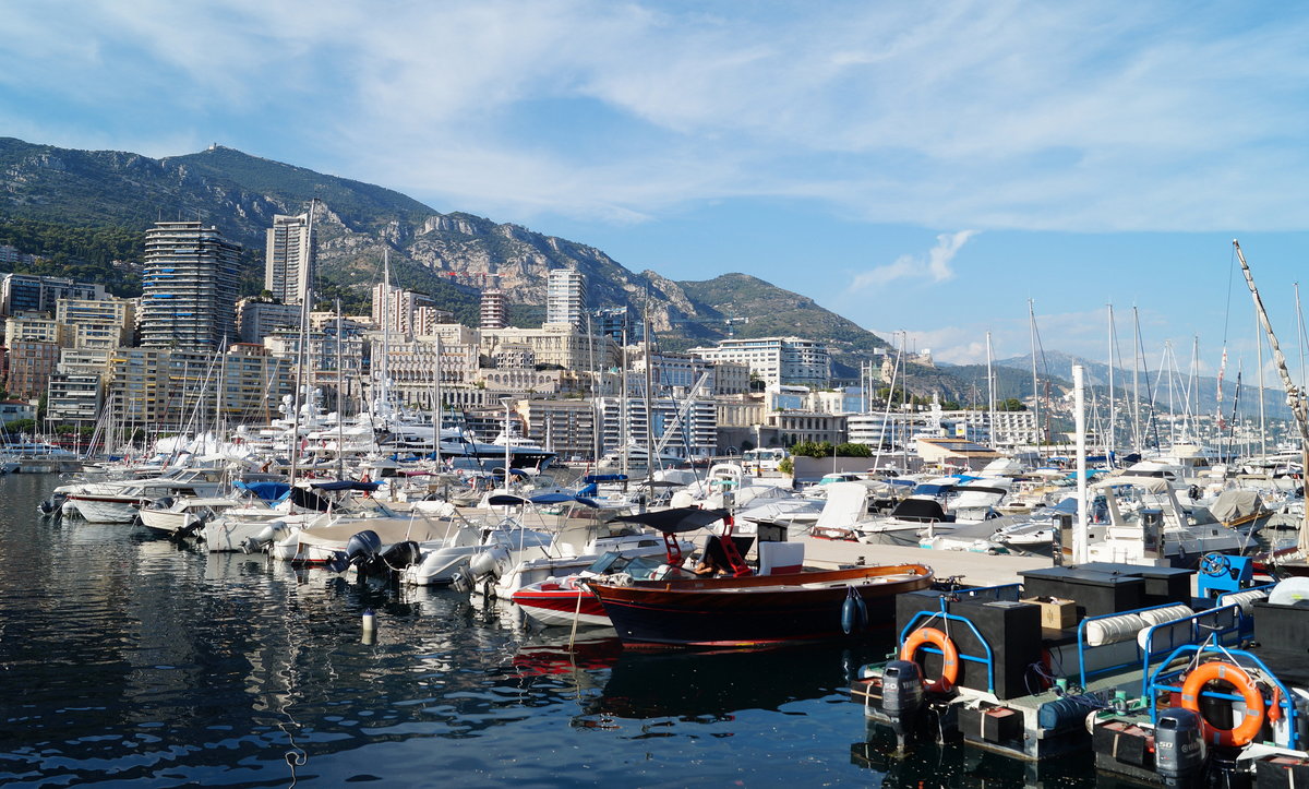 Blick ber den Hafen von Monaco, 08.09.2018.
