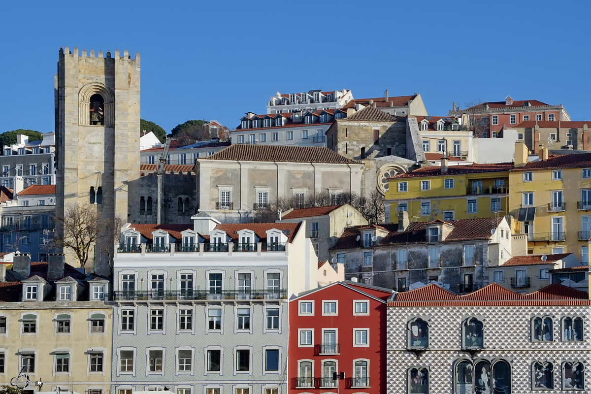 Blick vom Ufer des Tejo auf dien Kathedrale von Lissabon. (Januar 2017)