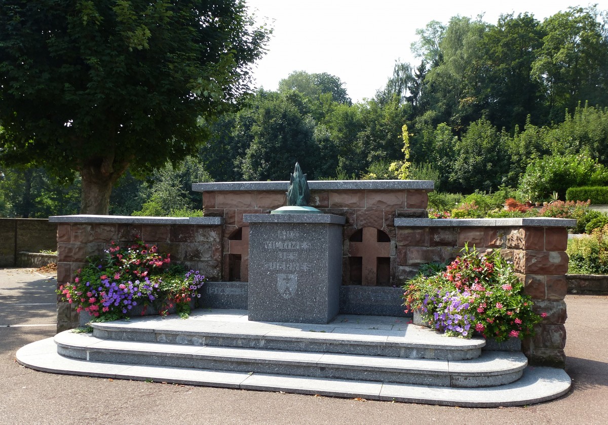 Blotzheim, Denkmal fr die Kriegsgefallenen, Aug.2015
