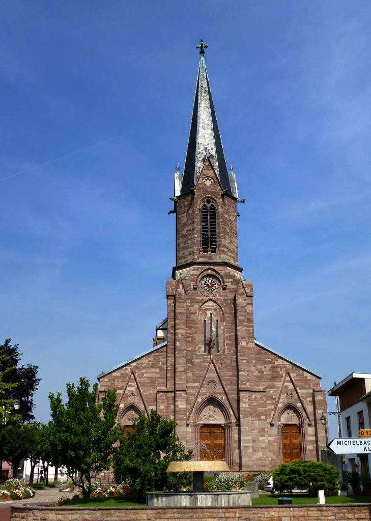 Blotzheim, die Kirche St.Leodegar, auch Kathedrale des Sundgau genannt, erbaut von 1852-64, Aug.2015