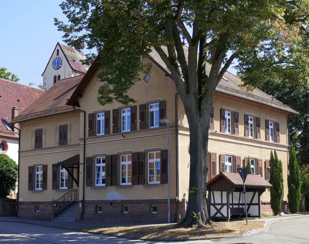 Bodersweier, das Alte Schulhaus, erbaut 1882, seit 1967 Gemeinschaftshaus fr rtliche Vereine, Aug.2020
