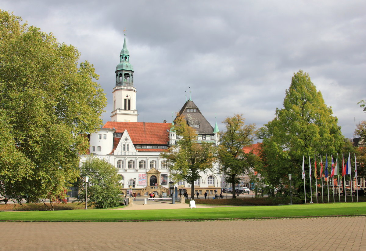 Bomann-Museum mit Turm der Stadtkirche am 06.10.2020 in Celle. 