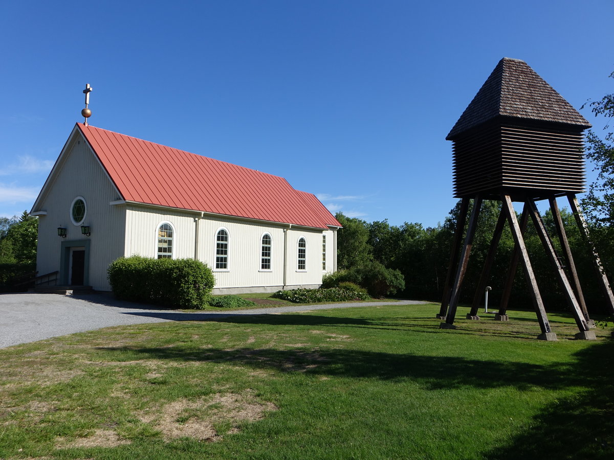 Botsmark, Ev. Kirche mit Glockenturm, erbaut 1940 (02.06.2017)