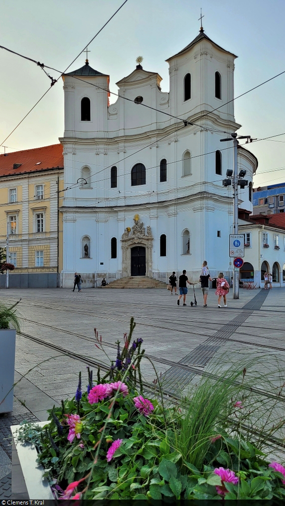 Bratislava (SK):
Katholische Trinitarierkirche (Kostol trinitrov) am Komitatsplatz (upn nmestie).

🕓 25.8.2022 | 18:43 Uhr