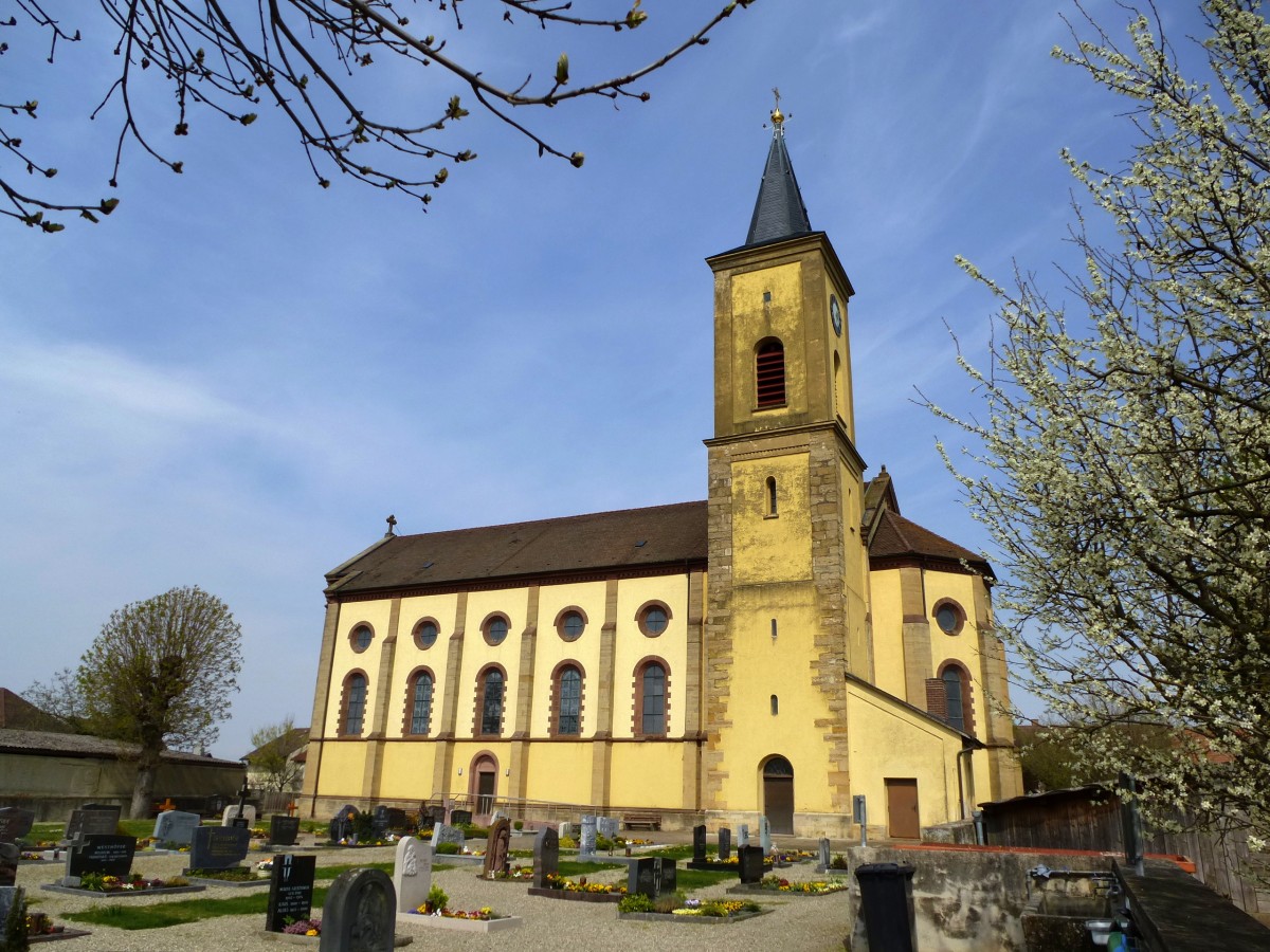 Bremgarten im Markgrflerland, die Kirche St.Stephan, April 2014