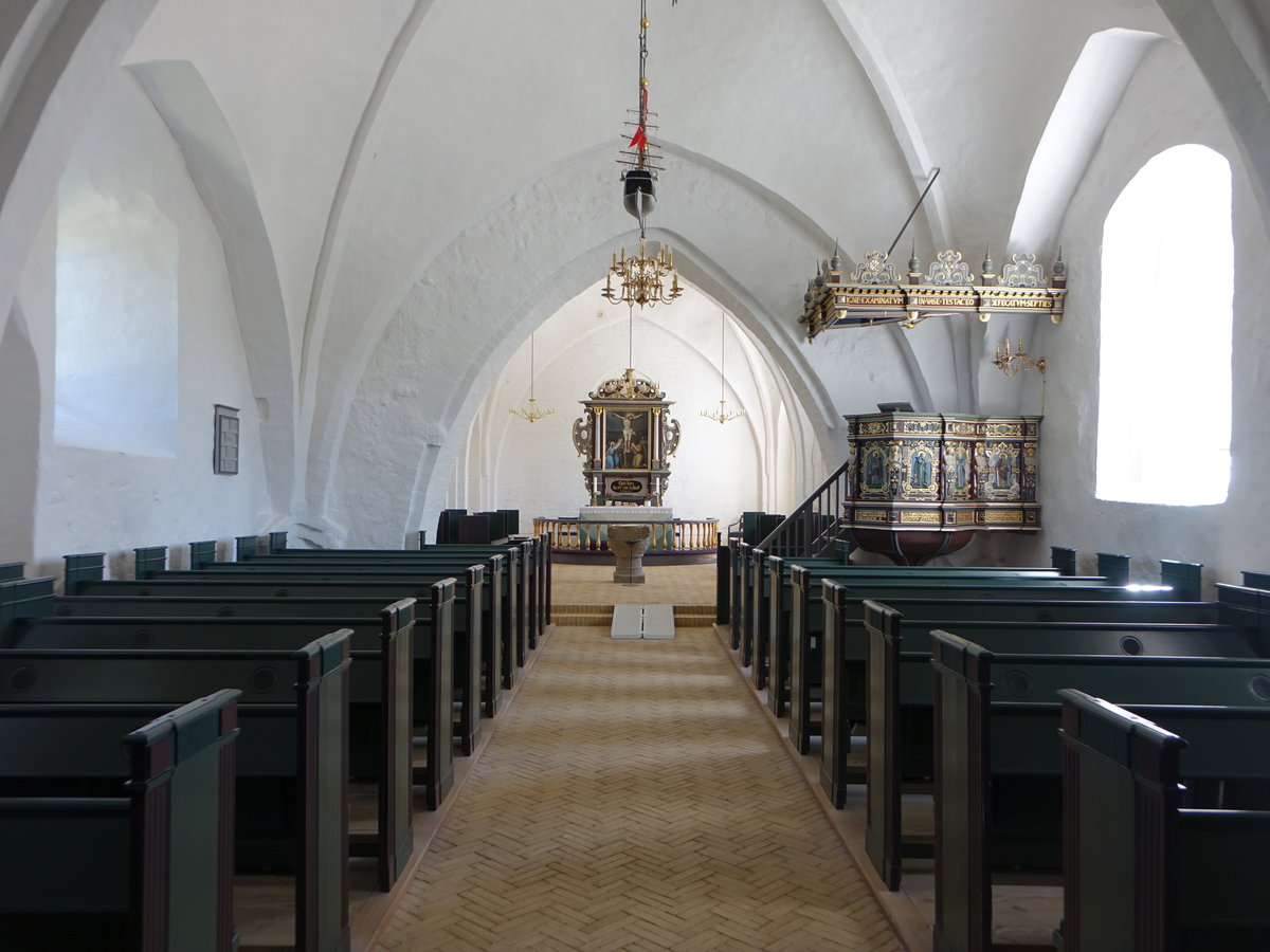 Brenderup, Kanzel und Altar in der Ev. Kirche, Altar von 1641, Kanzel von 1602 (06.06.2018)