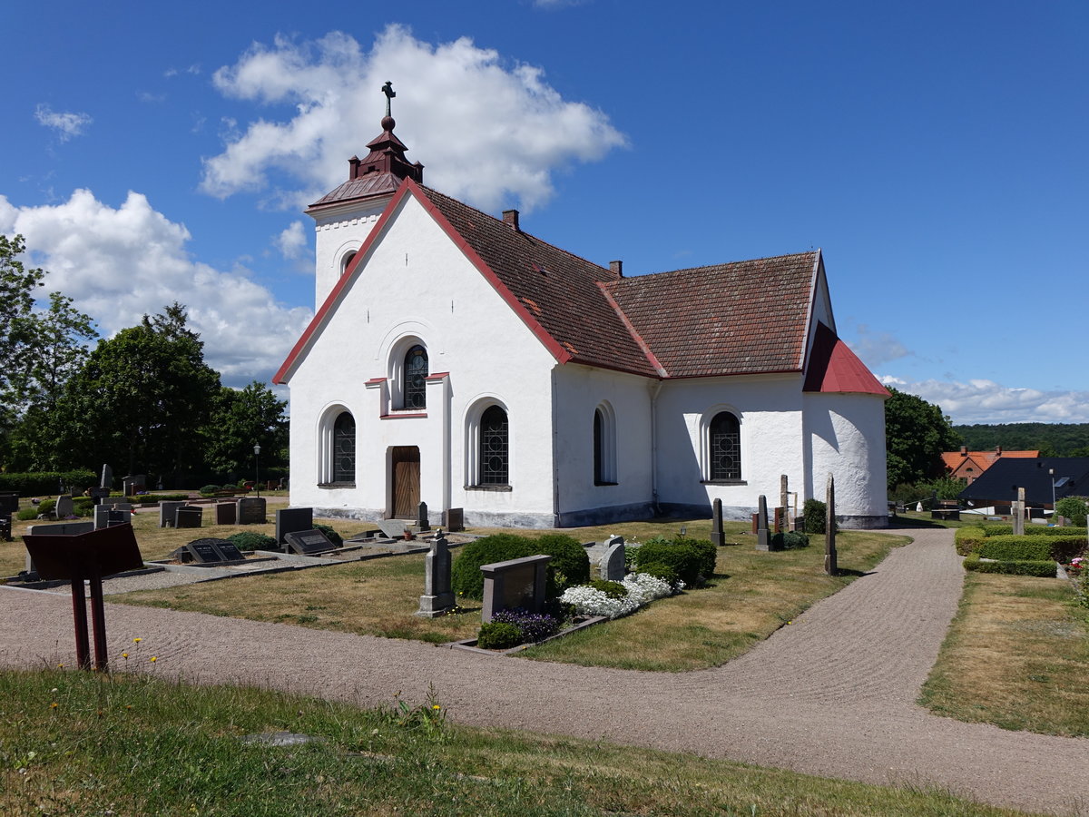 Brsarp, romansiche Ev. Kirche, erbaut im 11. Jahrhundert, Kirchturm von 1860 (11.06.2016)