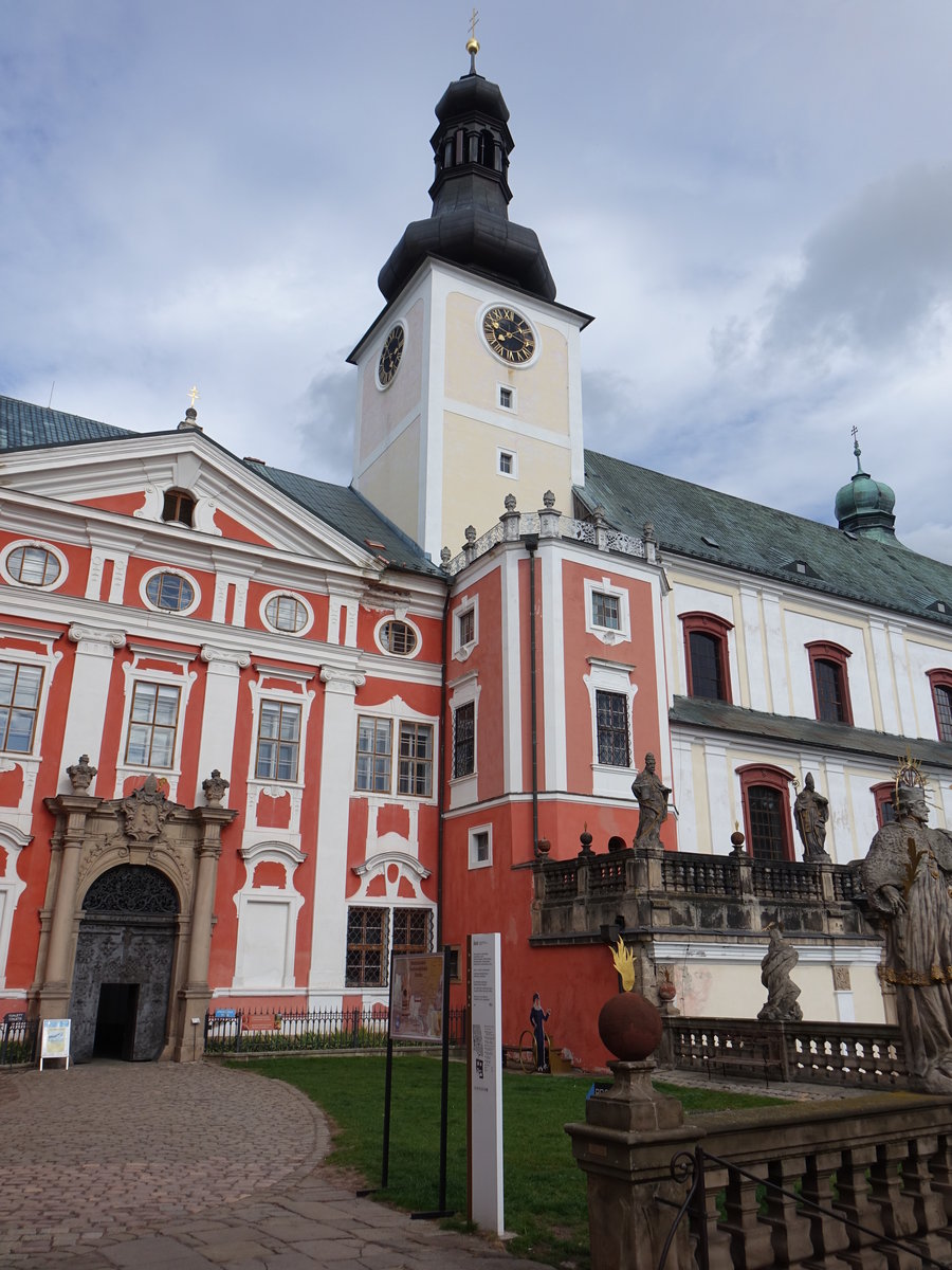Broumov / Braunau, Stift Broumov,  Kloster der Benediktiner, erbaut von 1728 bis 1738 nach Plnen von Kilian Ignaz Dientzenhofer (29.09.2019)