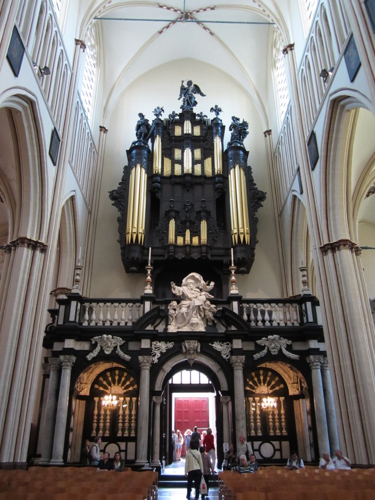 Brgge, Orgel der St. Salvator Kirche, erbaut von 1717 bis 1719 von Jacob van Eynde 
(01.07.2014)
