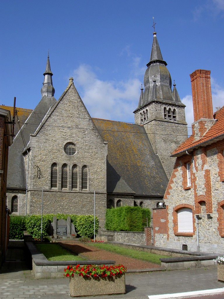 Bruyelle, St. Rictrude Kirche, erbaut von 1187 bis 1202 (30.06.2014)