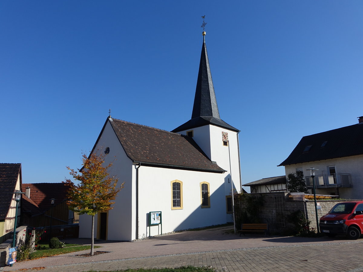 Buch, kath. Pfarrkirche St. Jakobus, Saalbau mit Satteldach und Chorturm, erbaut 1616 (15.10.2018)