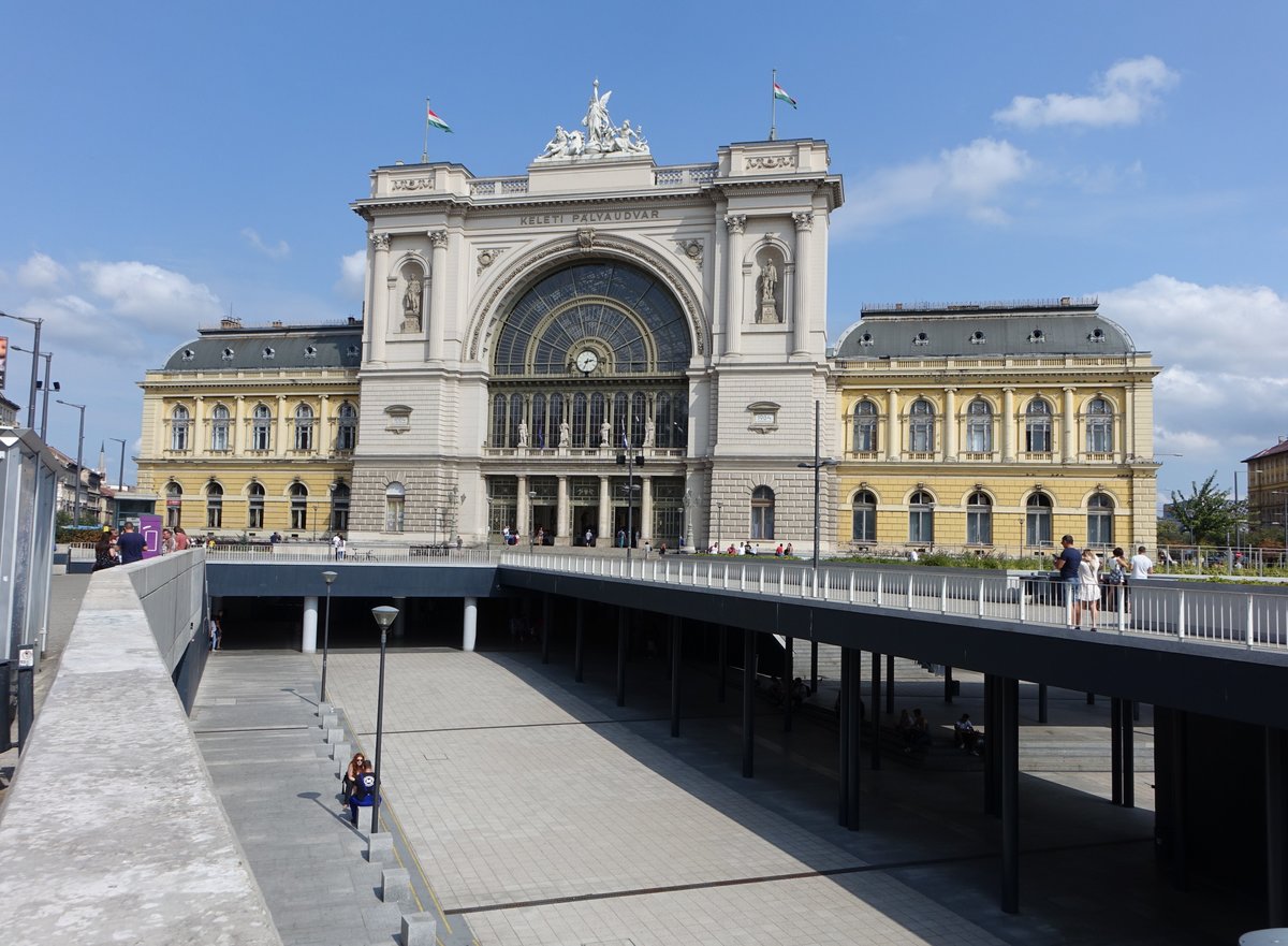 Budapest, Bahnhof Keleti plyaudvar, Ostbahnhof, erbaut von 1881 bis 1885 von Gyuala Rochlitz (25.08.2018)