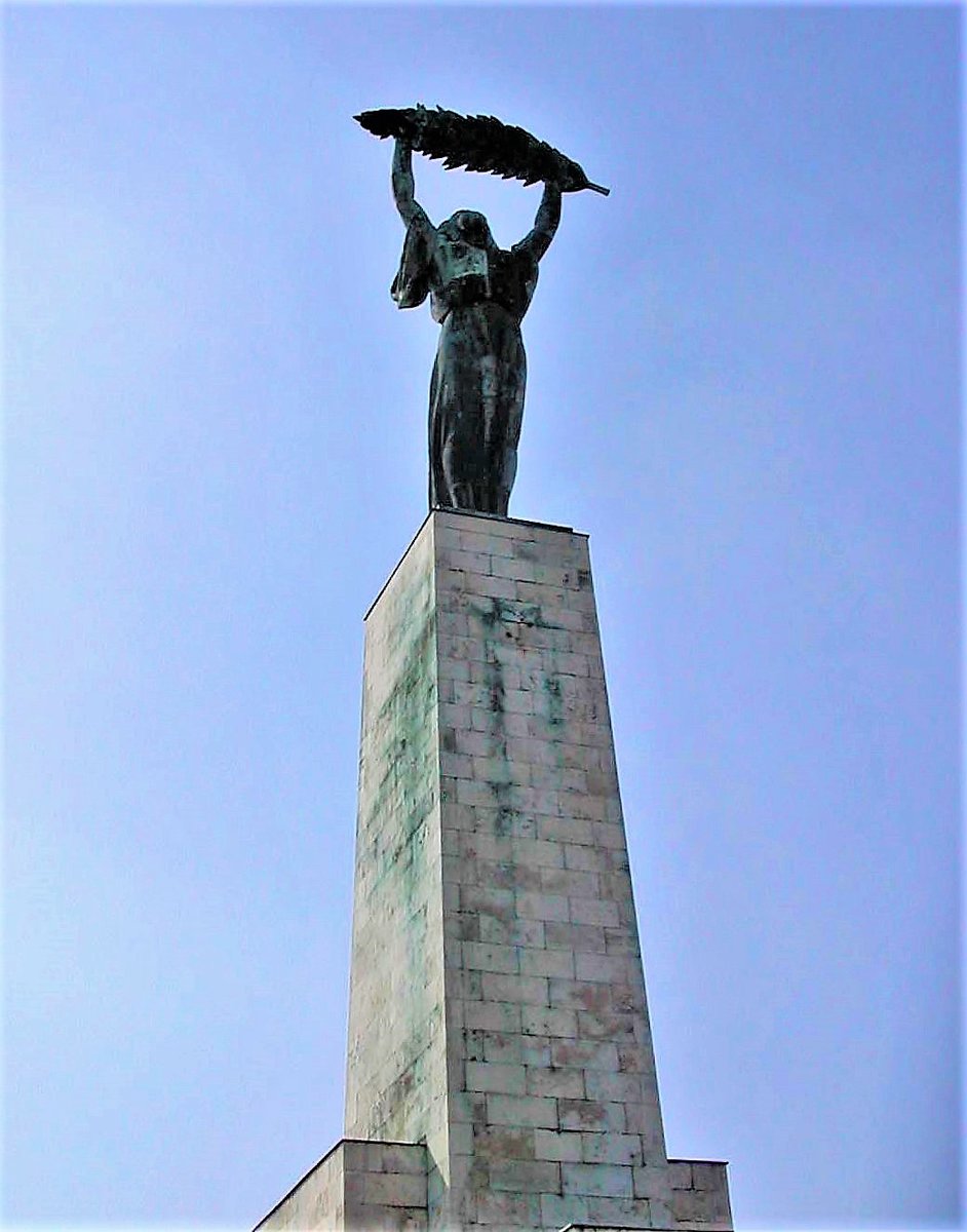 Budapest, die Freiheitsstatue auf dem Gellrtberg. Sie wurde 1947 aufgestellt - 08.06.2004