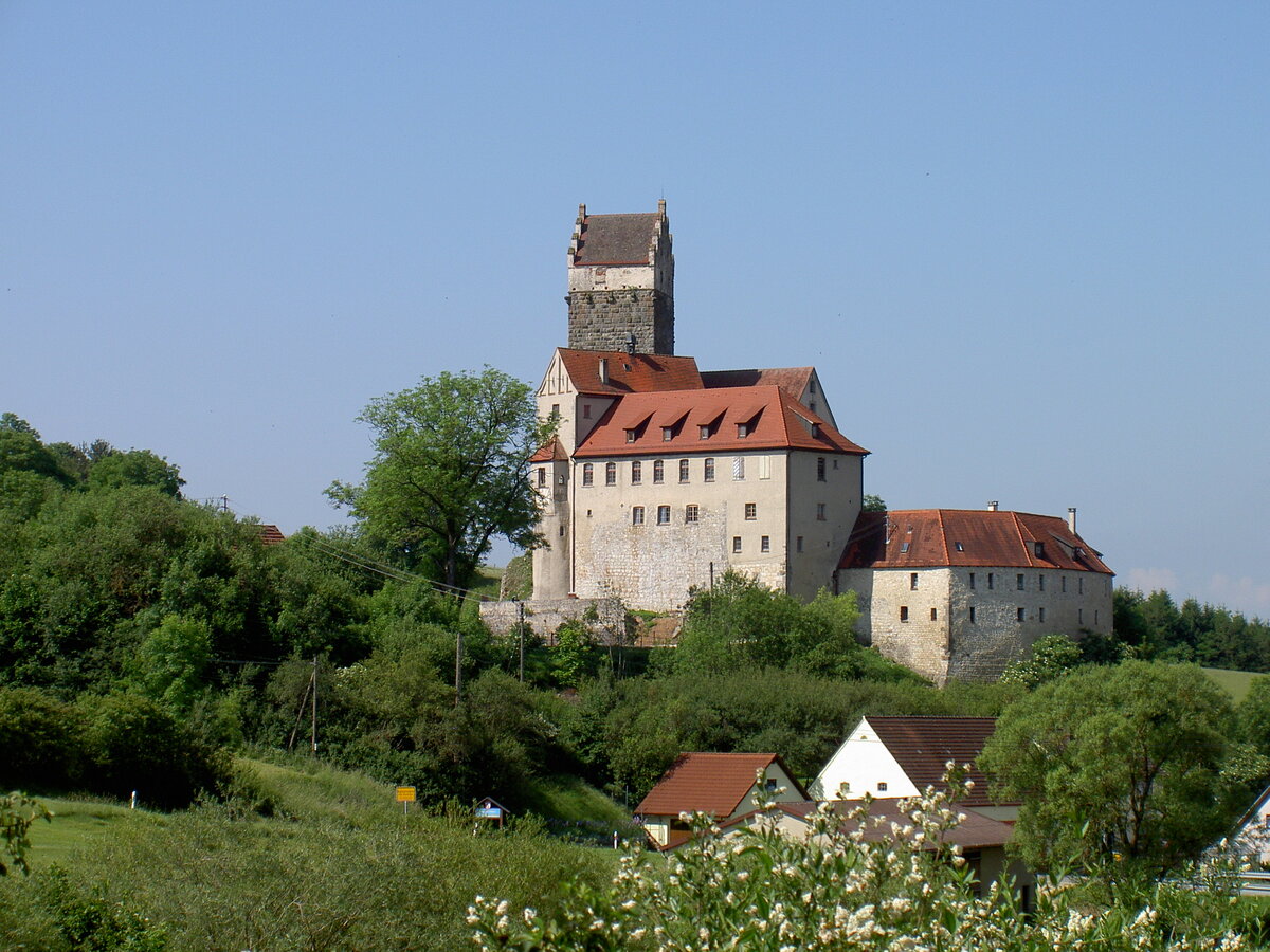 Burg Katzenstein am Rand der Ries-Alb, erbaut im 13. Jahrhundert (10.06.2007)