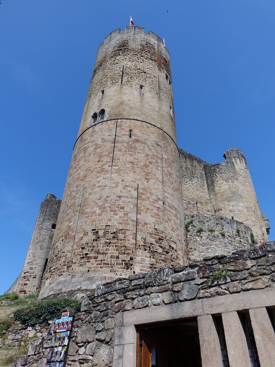 Burg von Najac, Ruine einer mittelalterlichen Gipfelburg, erbaut im 11. Jahrhundert (30.07.2018)