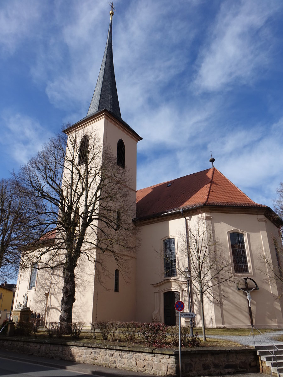Burgwindheim, Pfarrkirche St. Jakobus, erbaut von 1748 bis 1751 wohl unter Mitwirkung Balthasar Neumanns. Turm erbaut 1615 von Hans Meier (11.03.2018)