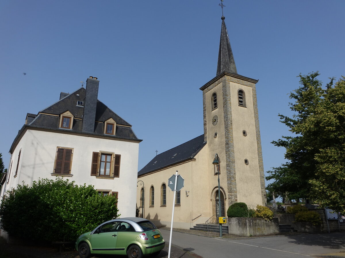 Burmerange, Pfarrkirche St. Barbe in der Rue Jean Hengen (18.06.2022)