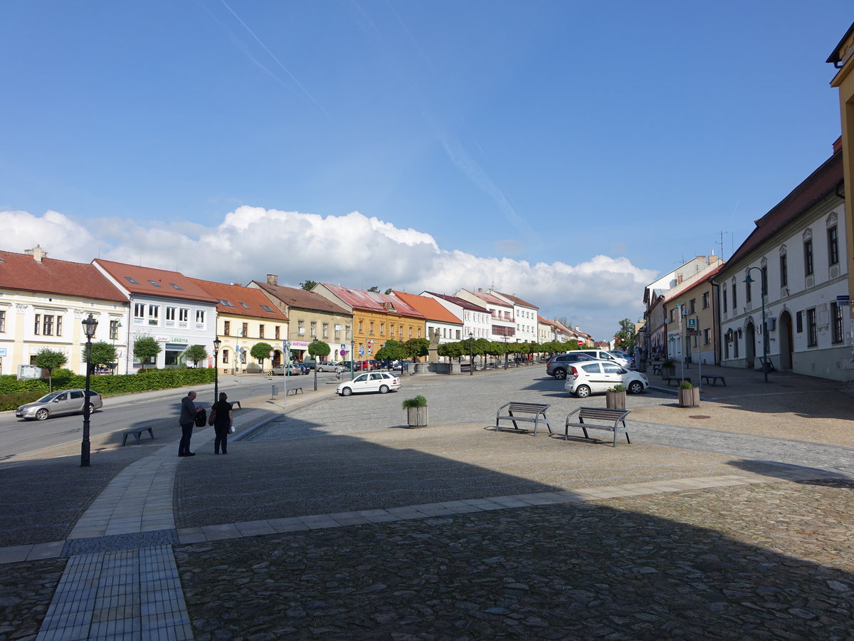 Bystřice nad Perntejnem/ Bistritz, Gebude am Hauptplatz Masarykovo Namesti (01.06.2019)