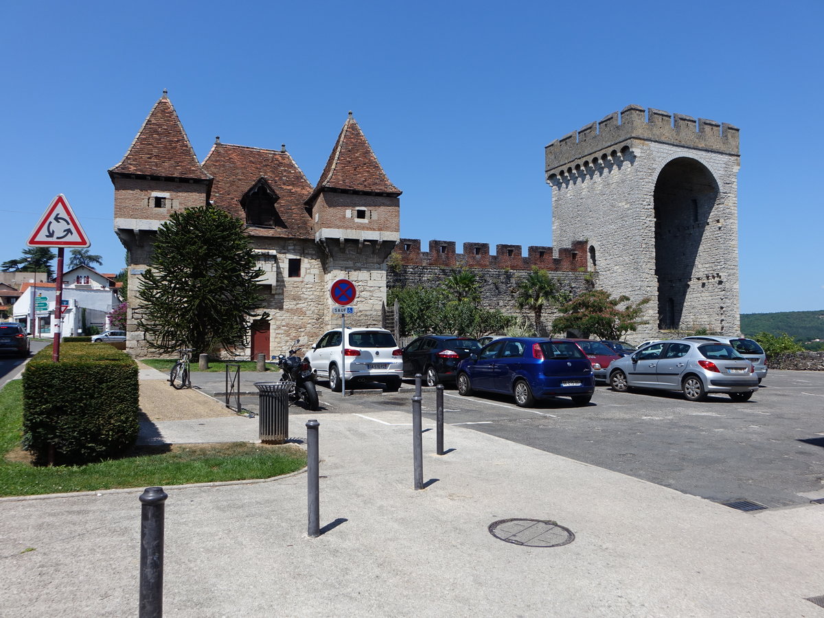 Cahors, Chateau Barbacane und Tour Saint-Jean, erbaut im 14. Jahrhundert (29.07.2018)