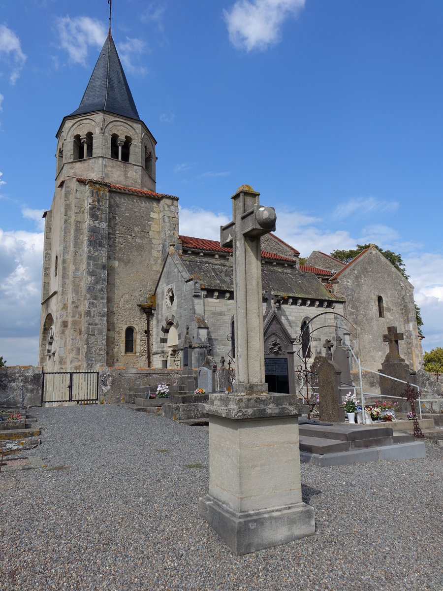 Cognat-Lyonne, St. Radegonde Kirche, erbaut im 12. Jahrhundert (20.09.2016)