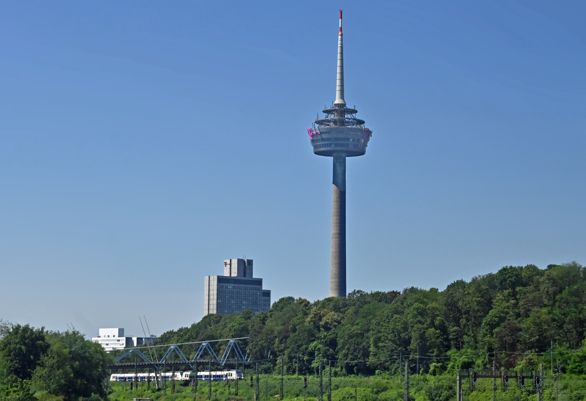 Colonius, FM-Turm und Wahrzeichen in Kln. Feierte 2022 seinen  40. Geburtstag  und wurde in die Denkmalliste der Stadt Kln aufgenommen - 15.06.2022