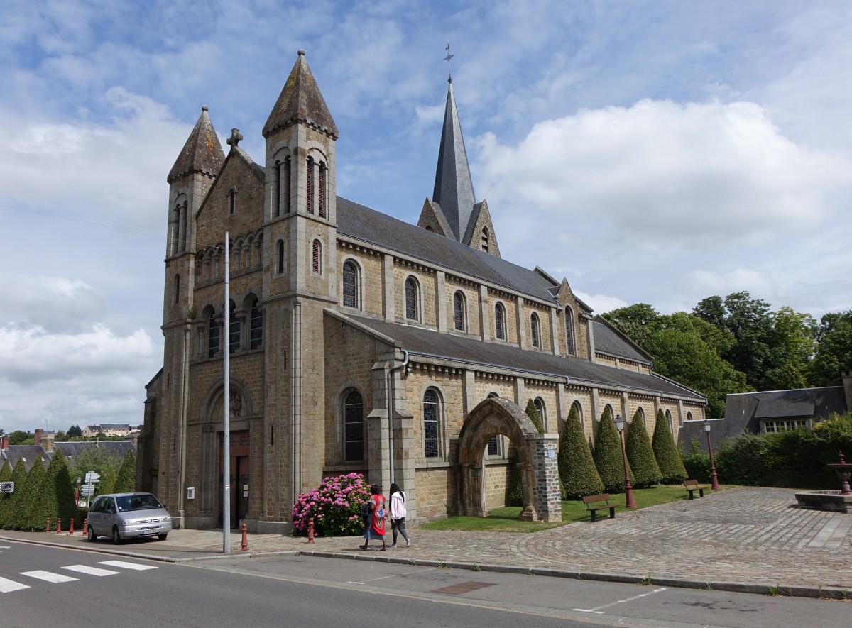 Conde-sur-Noireau, Kirche St. Martin (12.07.2015)