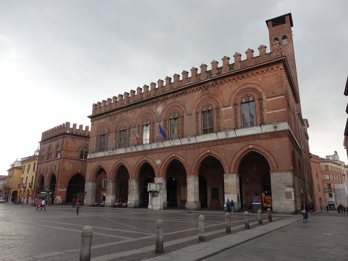 Cremona, Palazzo Comunale an der Piazza del Comune (10.10.2016)