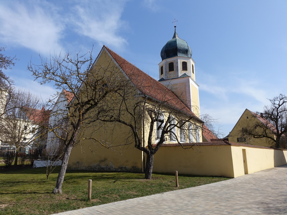 Cronheim, Kath. Pfarrkirche St. Maria Magdalena, Chorturmkirche, im Kern romanisch, erneuert 1666, Langhaus 1898 verlngert (18.03.2015)