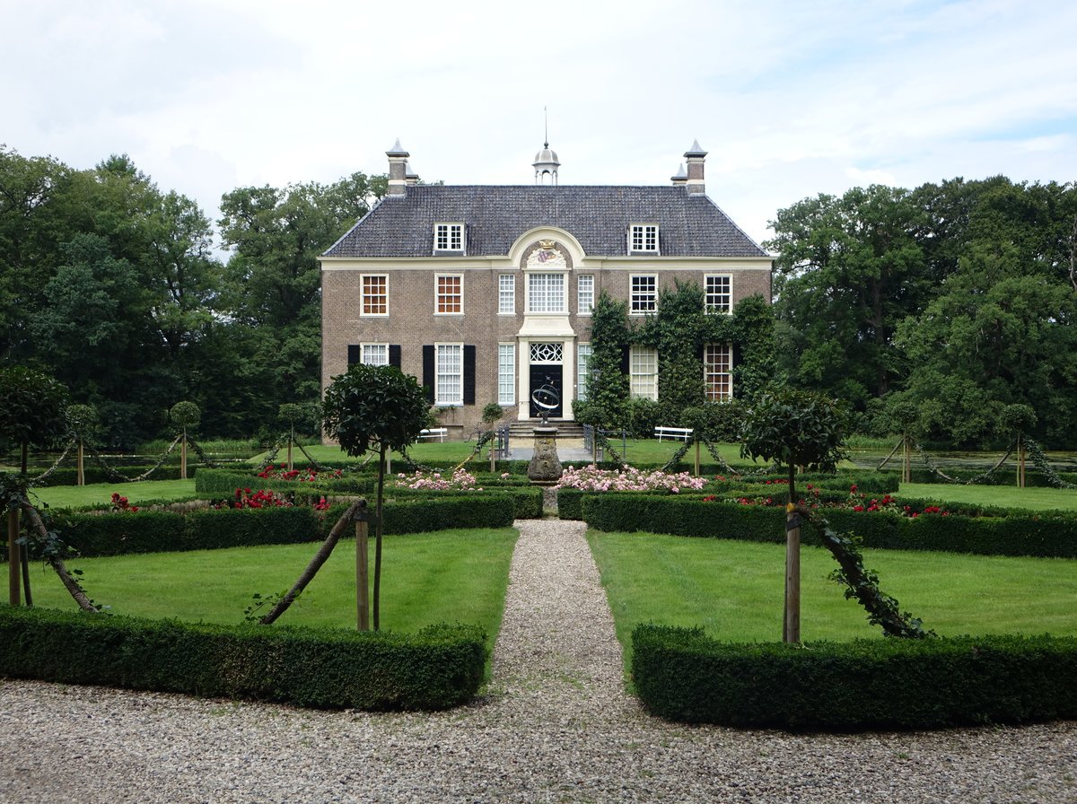 Dalfsen, Herrenhaus Huis Den Berg, erbaut im frhen 18. Jahrhundert (23.07.2017)