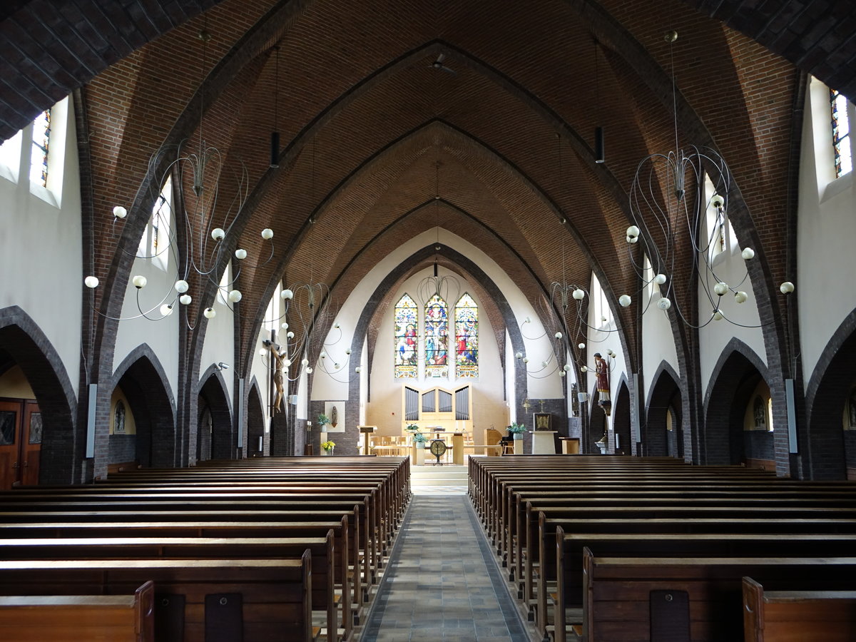 Dalfsen, Innenraum der kath. Pfarrkirche St. Cyriakus (23.07.2017)