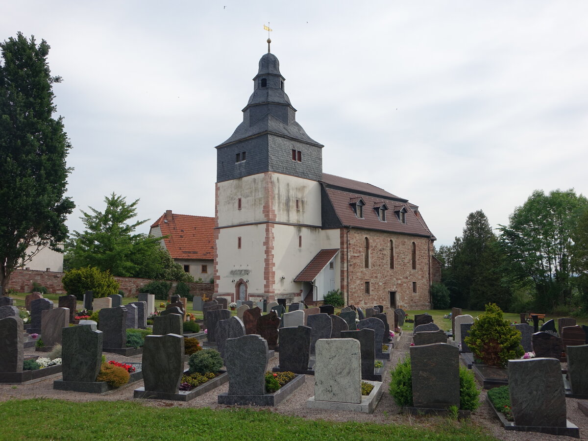 Dankmarshausen, evangelische St. Kilian Kirche, erbaut im 15. Jahrhundert, Wiederaufbau nach Brand 1731 (05.06.2022)