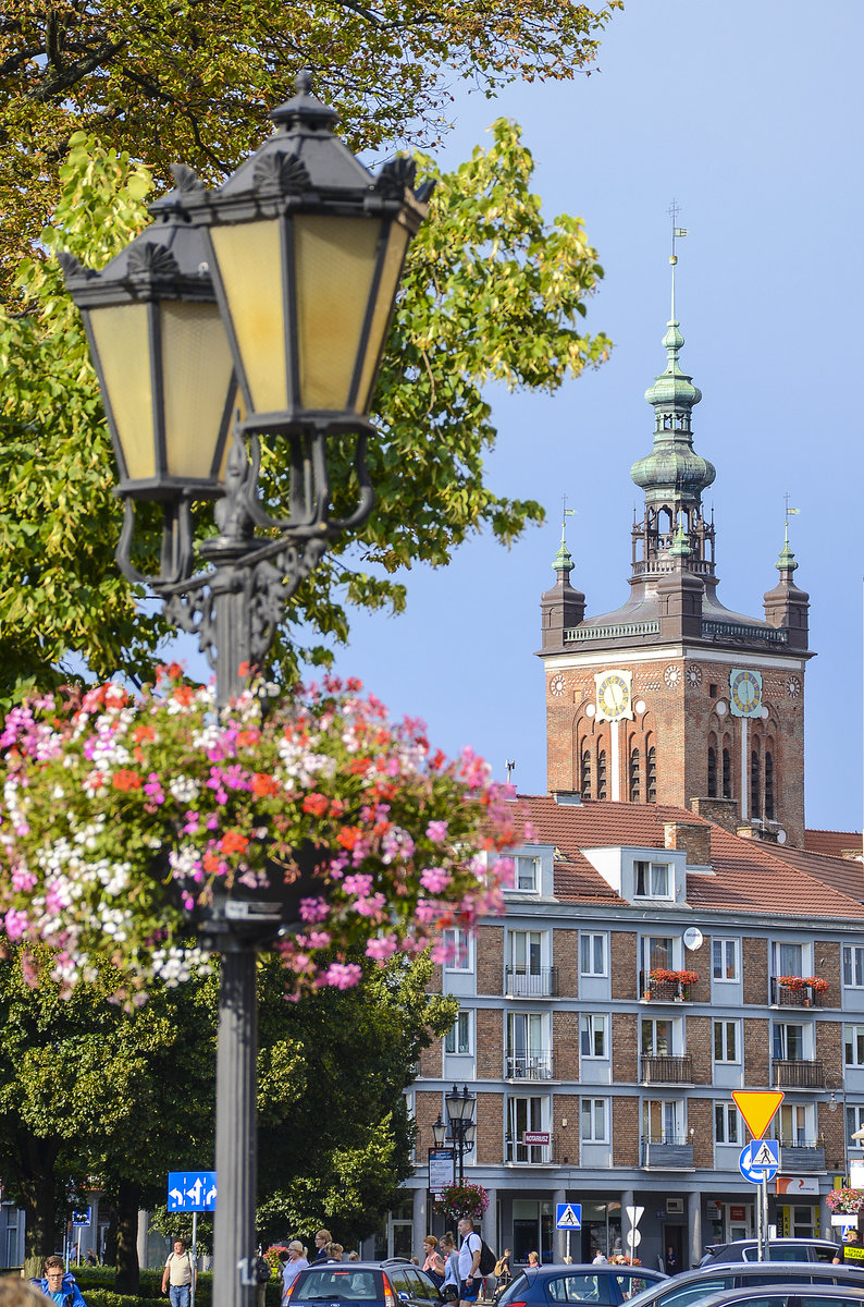 Danzig (Gdańsk) - Blick von Targ Drzewny. Im Hintergrund ist die Katharinenkirche zu sehen. Aufnahme: 14. August 2019.