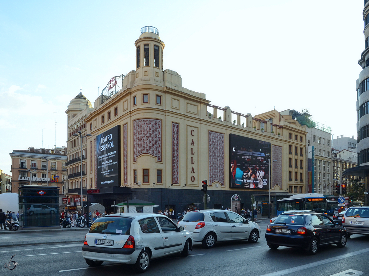 Das 1927 errichtete Kino Edificio Cine Callao in Madrid. (September 2011)
