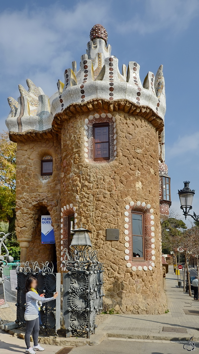 Das von Antoni Gaud entworfene Torhaus zum Park Gell stammt aus dem Jahr 1903. (Barcelona, Februar 2013)