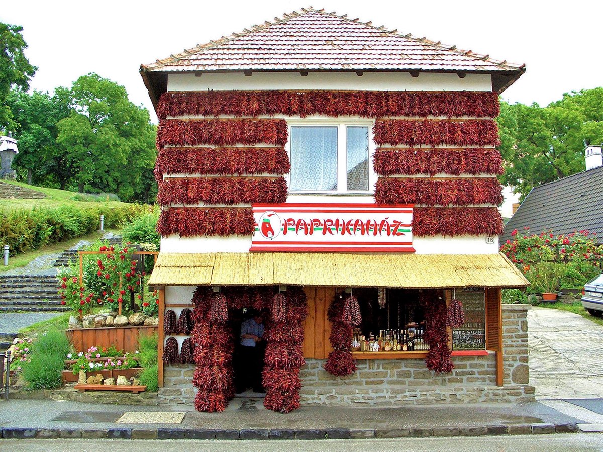 Das berhmte Paprikahaus in Tihany, Ortschaft auf der gleichnamigen Halbinsel am Plattensee - 07.06.2006