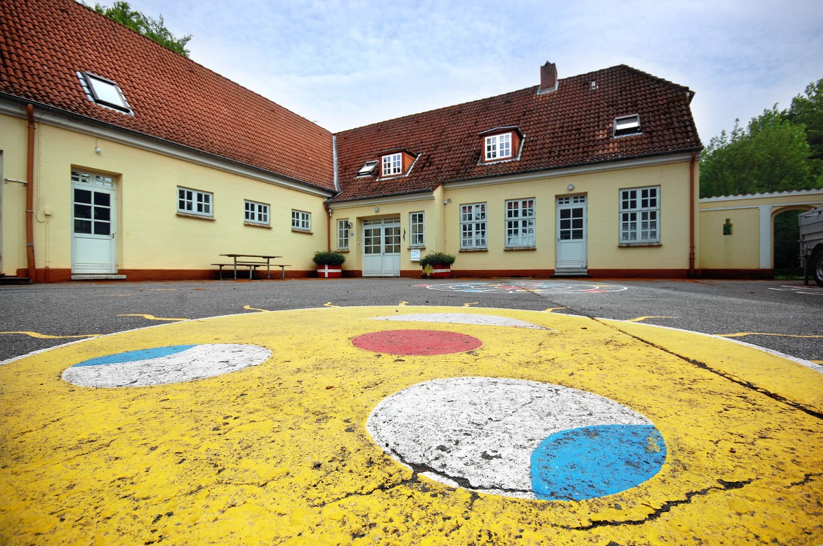 Das dnische Kulturhaus Valsblhus in Wallsbll bei Flensburg. Aufnahme: Mai 2012.