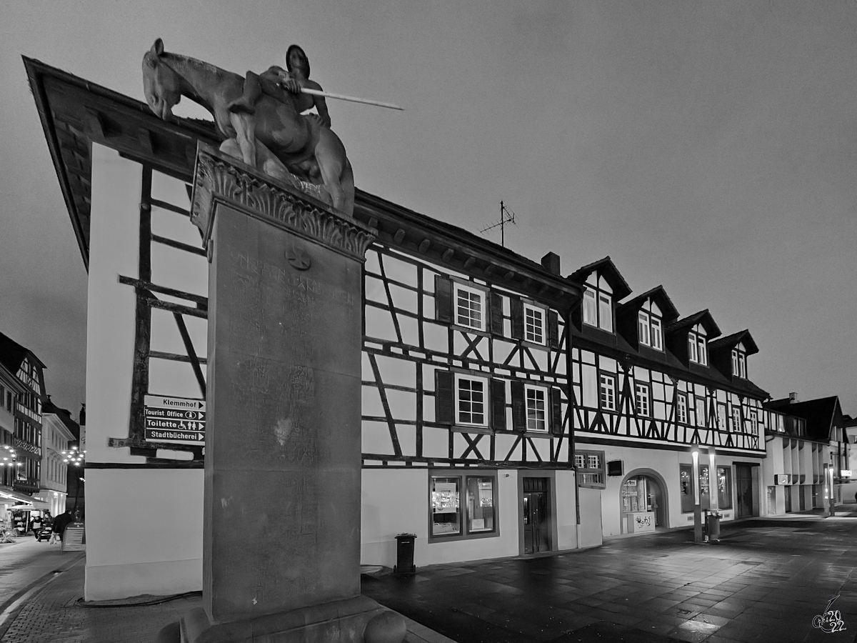 Das Denkmal fr die Gefallenen des Ersten Weltkrieges aus Neustadt an der Weinstrae wurde 1925 eingeweiht. (Dezember 2014)
