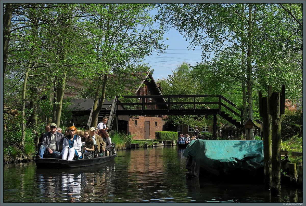 Das Dorf Lehde im Spreewald ist ein beliebtes Ausflugsziel, das vor allem auf dem Wasserweg mit den bekannten Spreewaldkhnen angefahren wird. Seit 1984 steht der Ort unter Denkmalschutz. (05.05.2016)