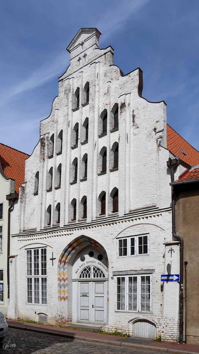 Das ehemalige Brauhaus von Konsul Hussler ist ein gotisches Gebude in Wismar. (Mai 2023)