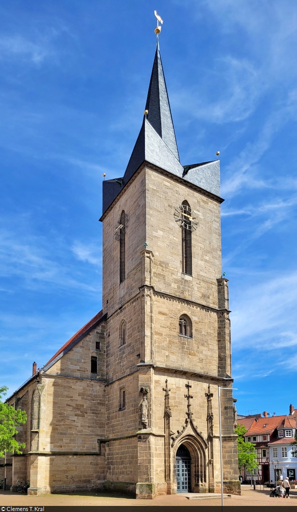 Das  Gegenstck  zur rmisch-katholischen Basilika St. Cyriakus in Duderstadt ist die evangelisch-lutherische Kirche St. Servatius, deren Turm an der Marktstrae fotografiert wurde.

🕓 31.5.2023 | 15:45 Uhr