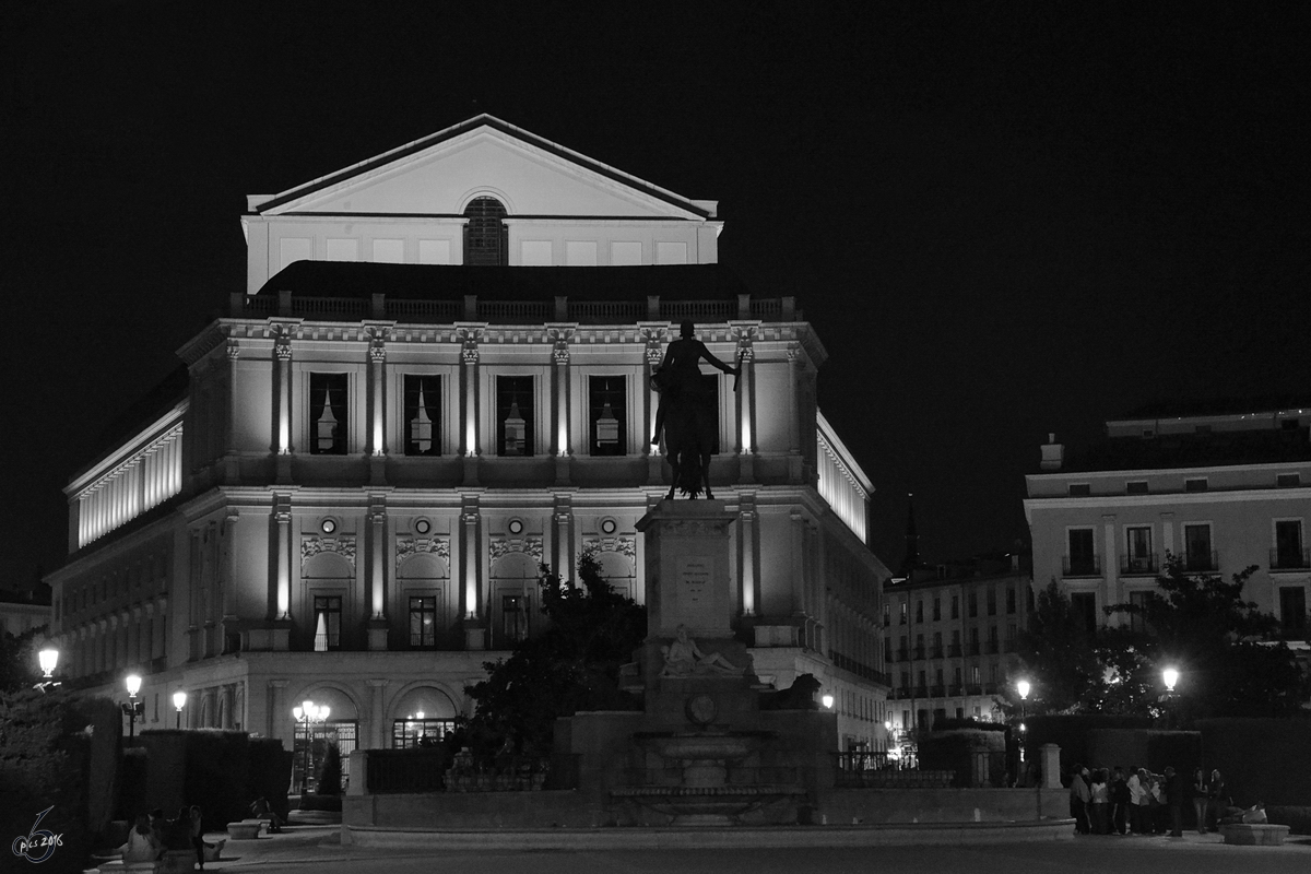 Das Knigliches Theater ganz in der Nhe des Kniglichen Palastes in Madrid. (Dezember 2010)