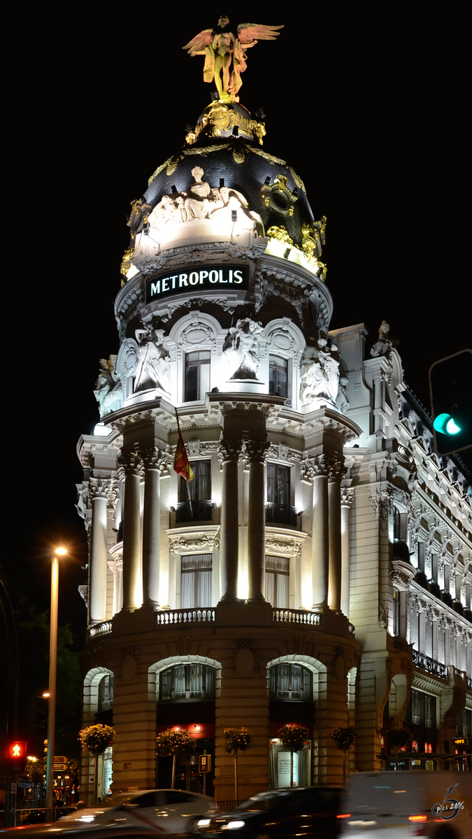 Das Metropolis-Haus an der Kreuzung der Calle de Alcal und der Prachtstrae Gran Va in Madrid. (September 2011)