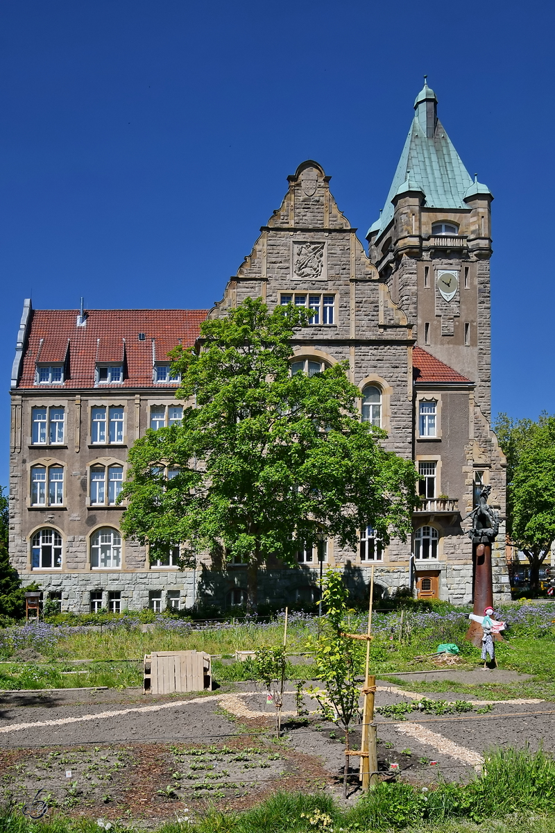 Das Neue Rathaus in Hattingen wurde 1909/10 von Christoph Epping im Stile der Neurenaissance entworfen. (Mai 2020)